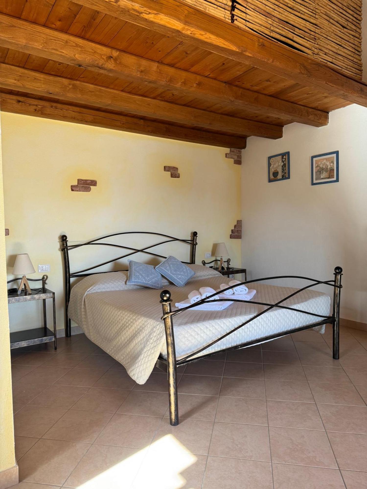 La Minditta San Teodoro  Bagian luar foto